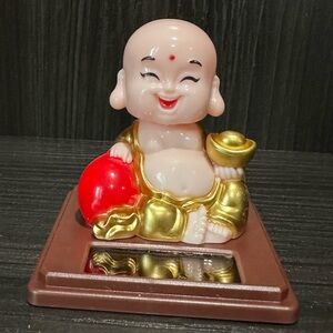 Chinese Little Monk Figure Solar Bobble Head For Car Dashboard